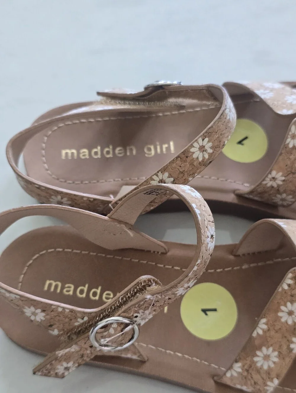 Madden Girl Floral Cork Flat Sandals Size 1 Tan White Daisy Ankle Strap Boho